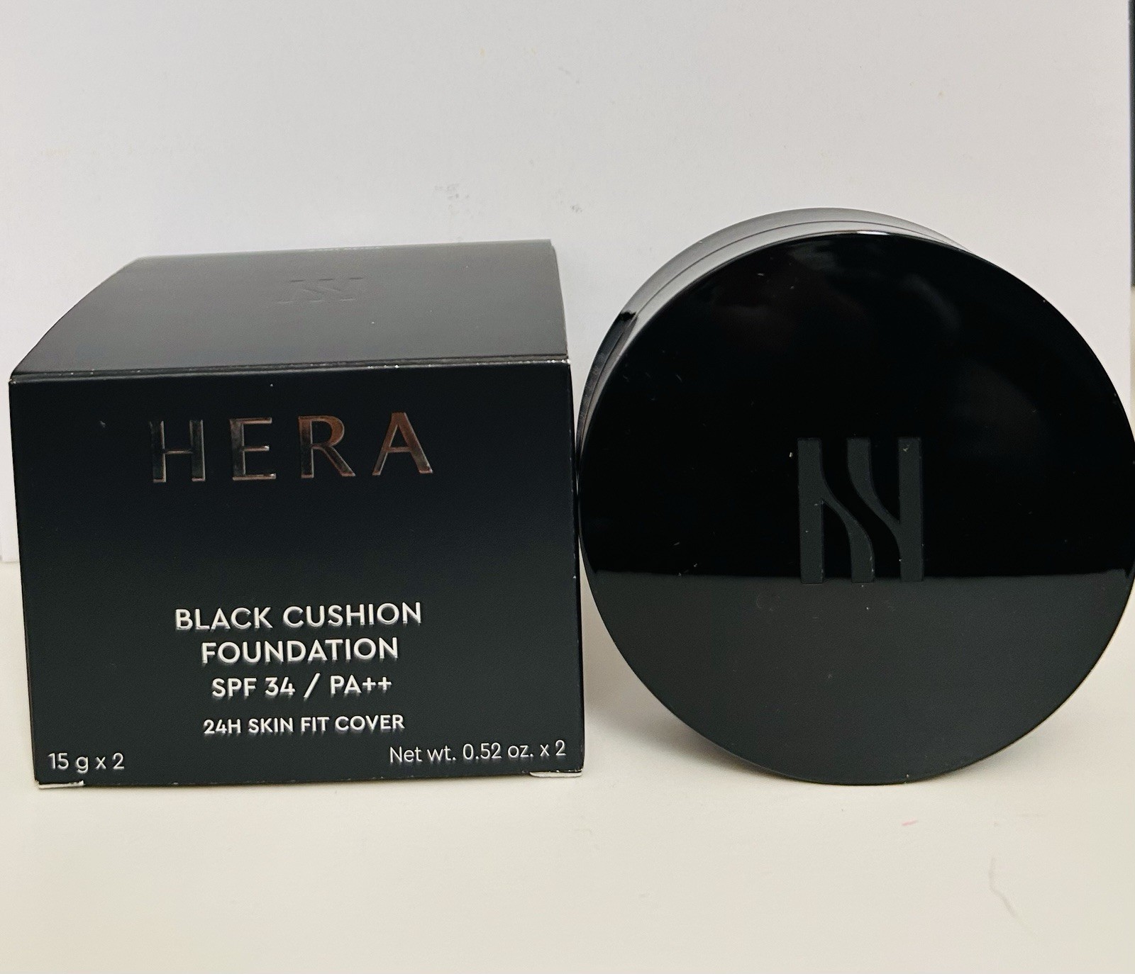 HERA Black Cushion Foundation SPF34/PA++ 24H Skin Fit Cover 21N1 Vanilla 15g X 2