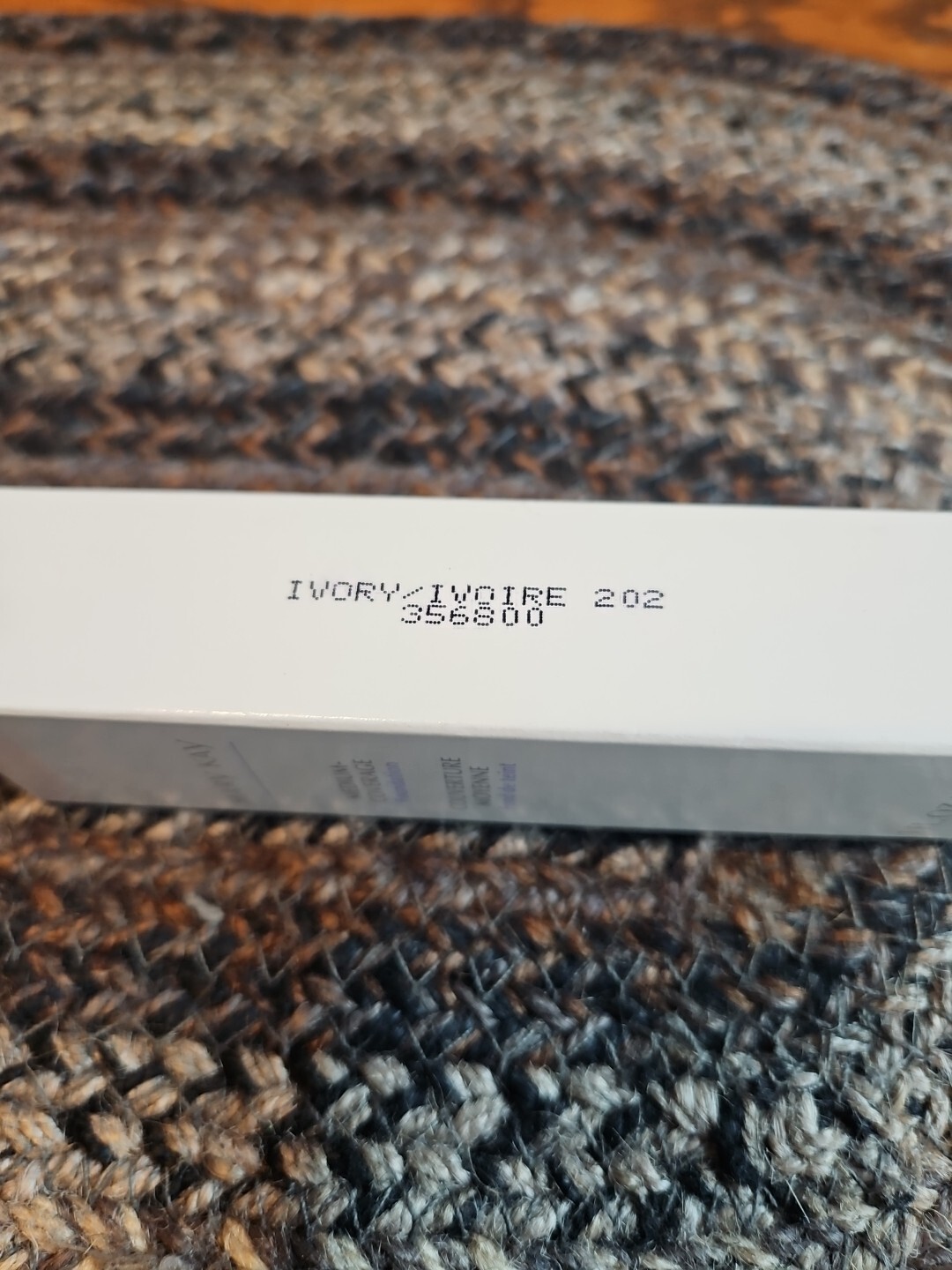 Mary Kay Medium Coverage Foundation Ivory 202 Silver Lid #356800
