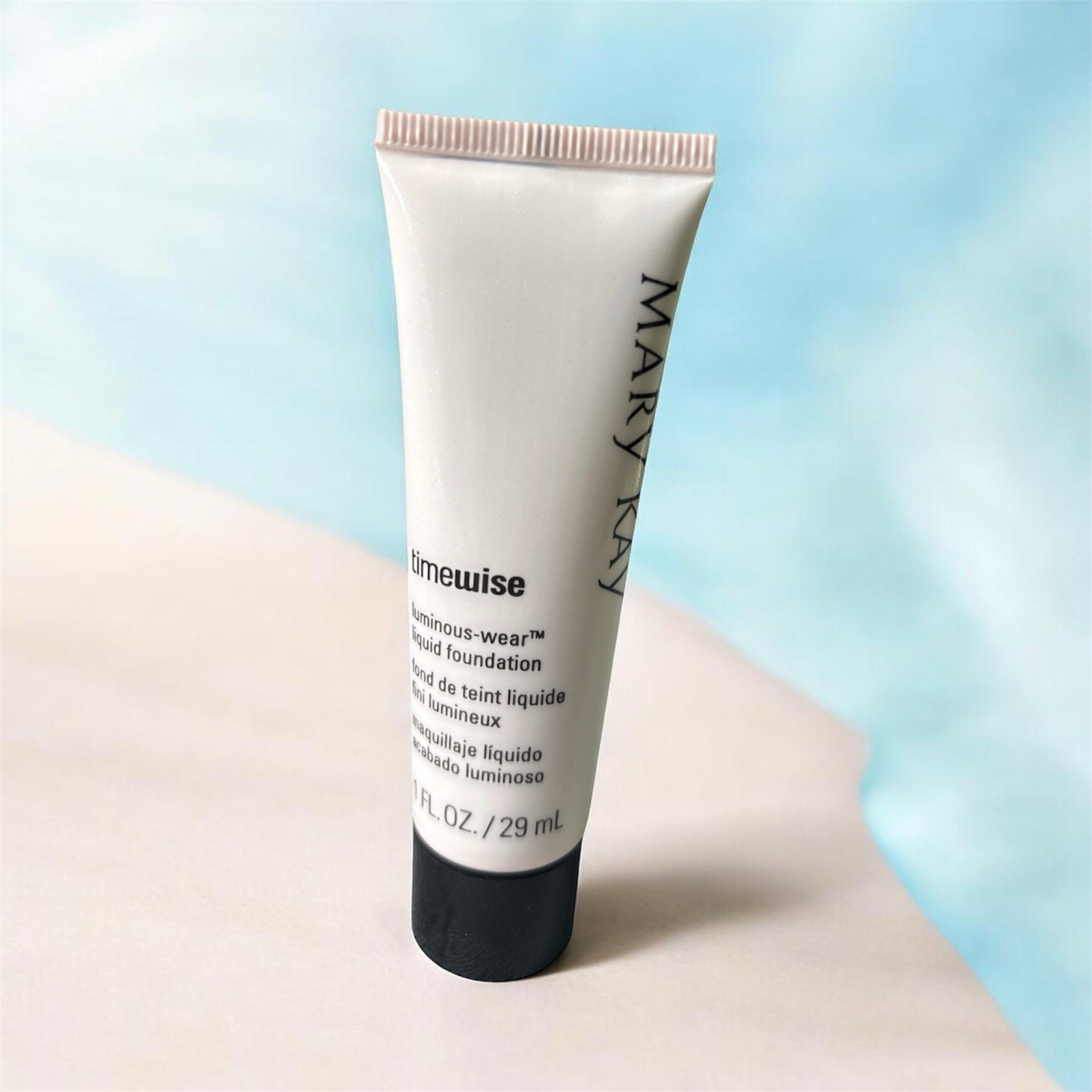 MARY KAY LUMINOUS WEAR -DRY SKIN – BRONZE 8 | NEW WITHOUT BOX