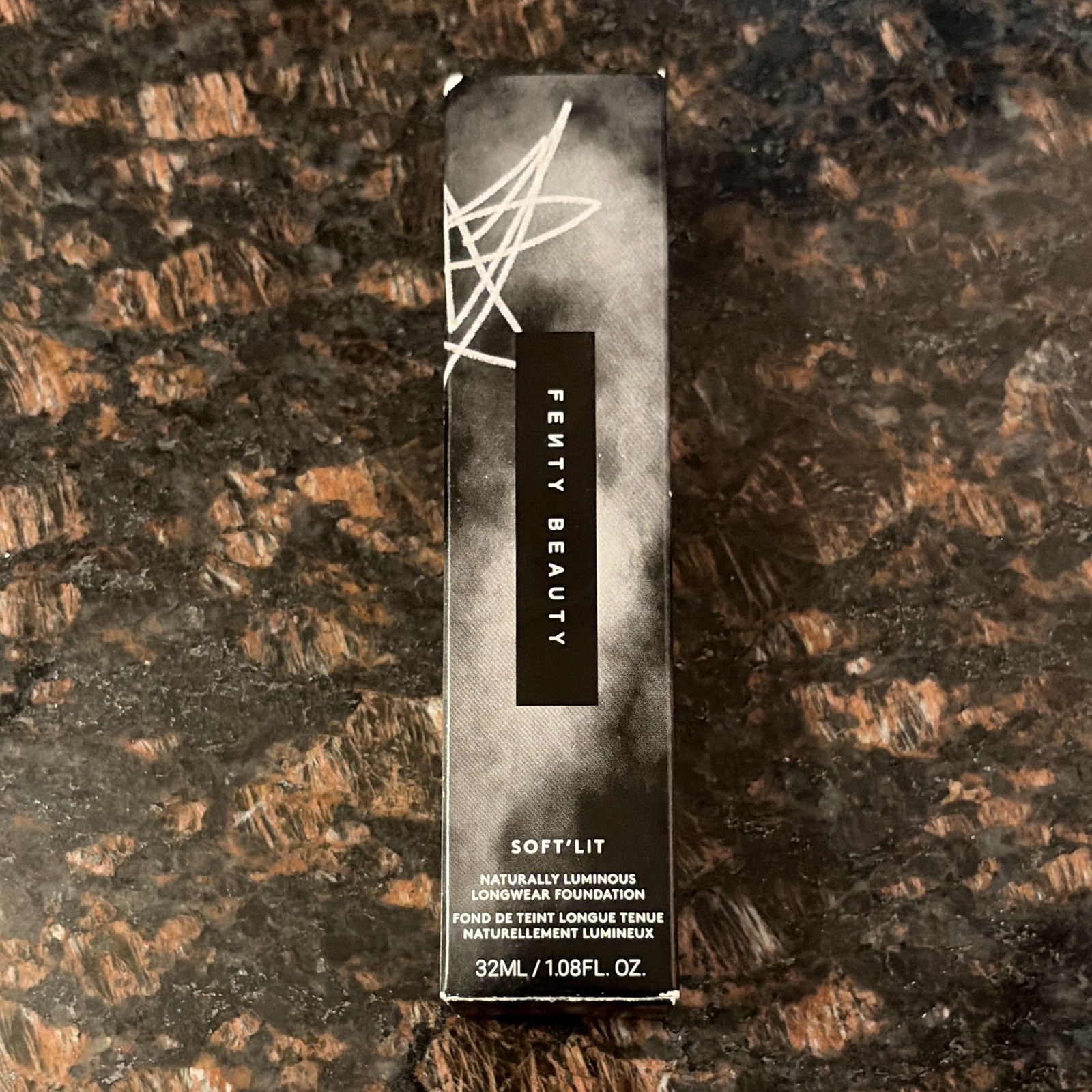 Fenty Beauty Soft’Lit Naturally Luminous Hydrating Longwear Foundation Shade 130