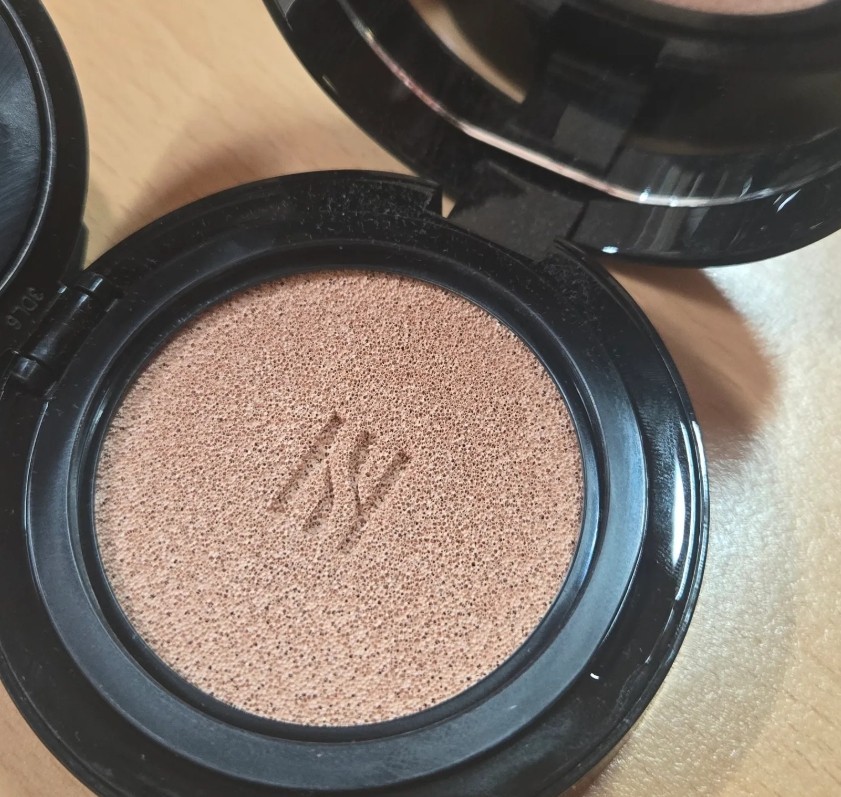 HERA Black Cushion Foundation SPF34 PA++ 13N1 30g/1.05oz (With Refill) K-Beauty