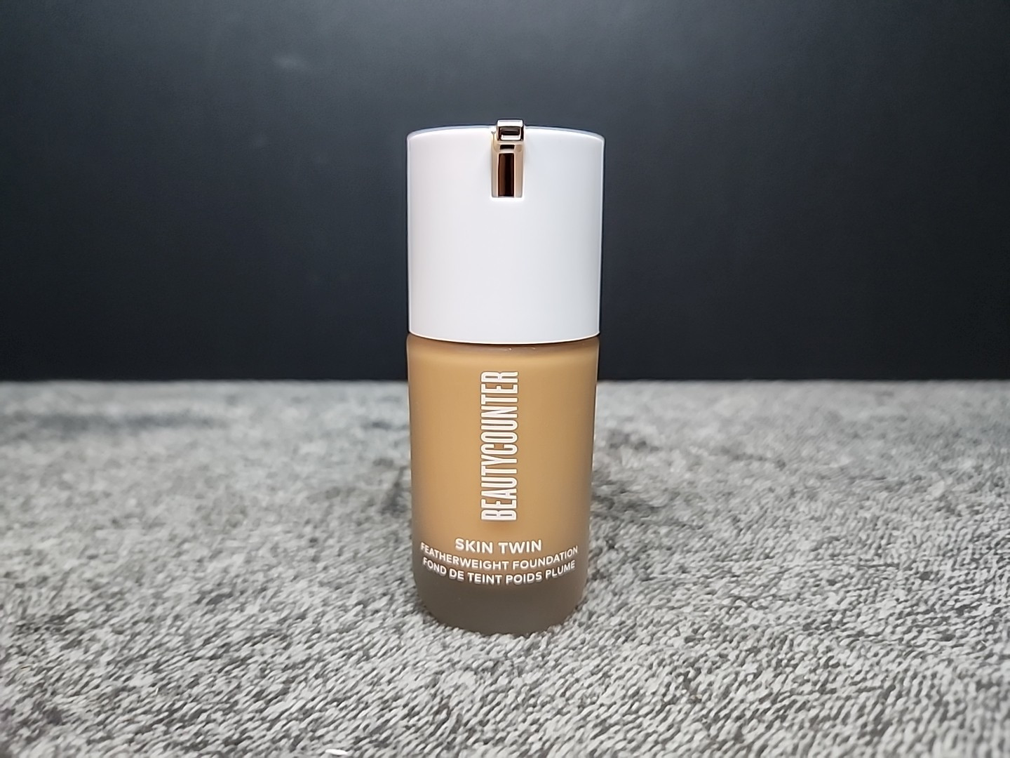 Beautycounter Skin Twin Featherweight Foundation Tan 445 Brand New!