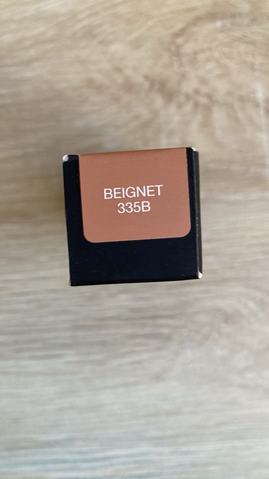 Huda Beauty #Fauxfilter Skin Finish Foundation Stick Beignet 335B