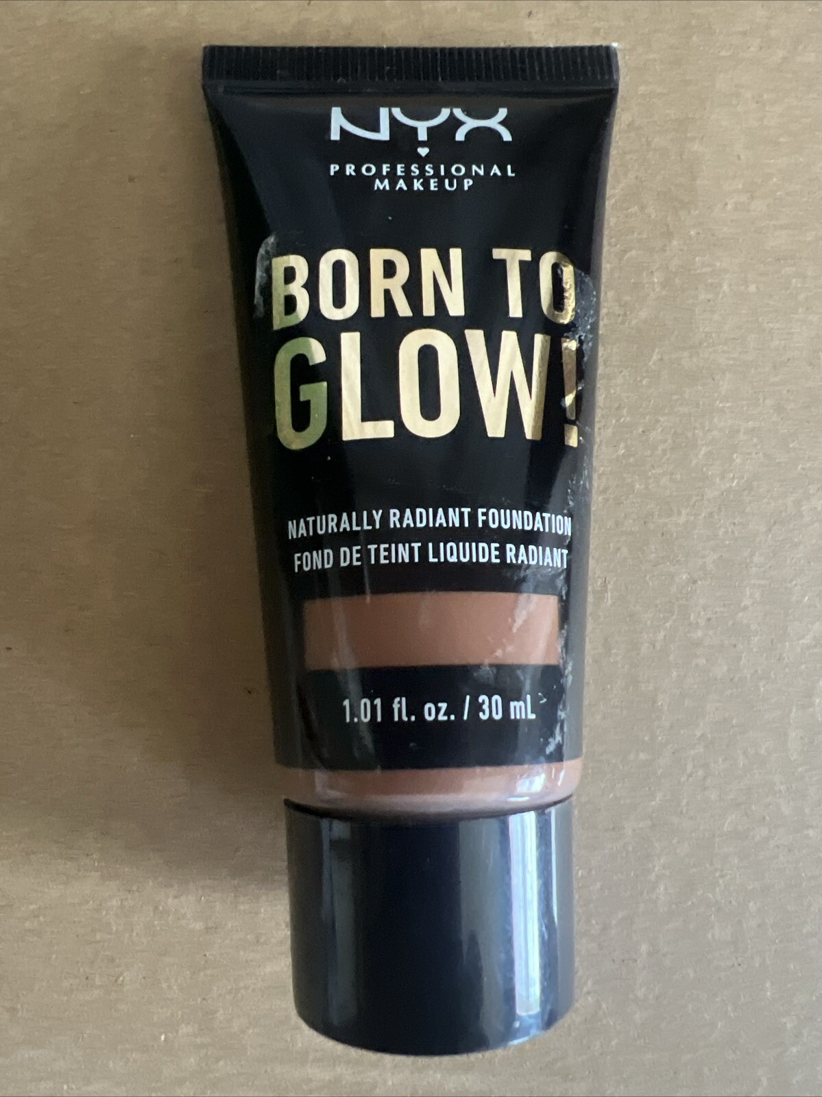 NYX Born To Glow Naturally Radiant Foundation 1.01 oz – BTGRF16.7 WARM MAHOGANY