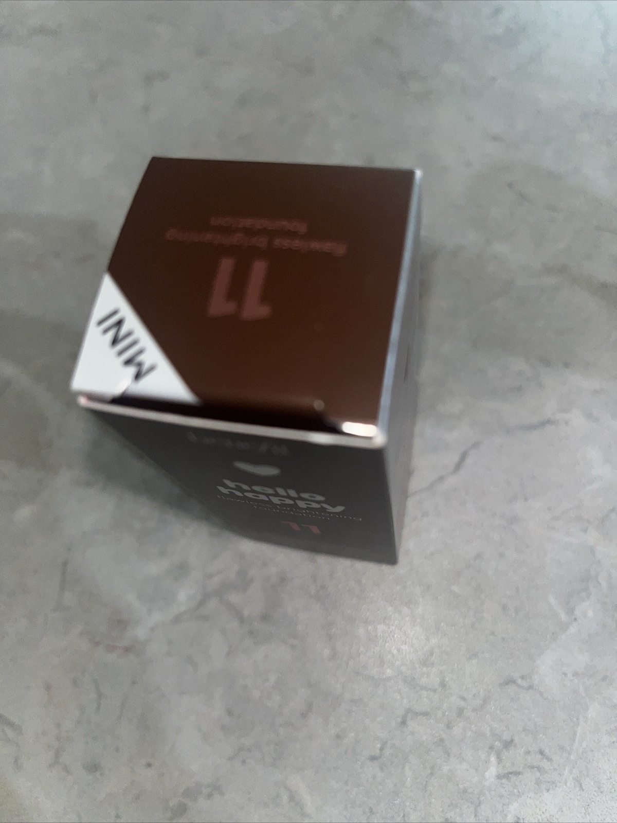 benefit Hello Happy Shade 11 Mini Flawless Brightening Foundation 10ml .33 fl oz