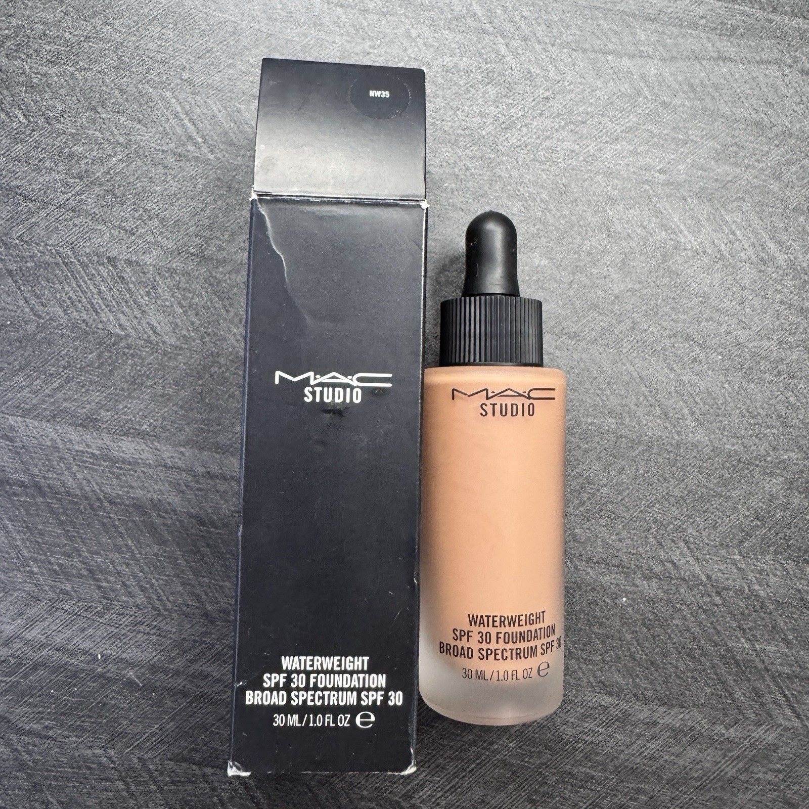 MAC Studio Waterweight SPF 30 Foundation NW35