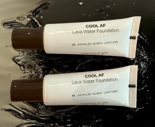 2 x PRETTY VULGAR Cool AF Lava Water Foundation 32 UNVEILED QUEEN Light-Med 7 mL