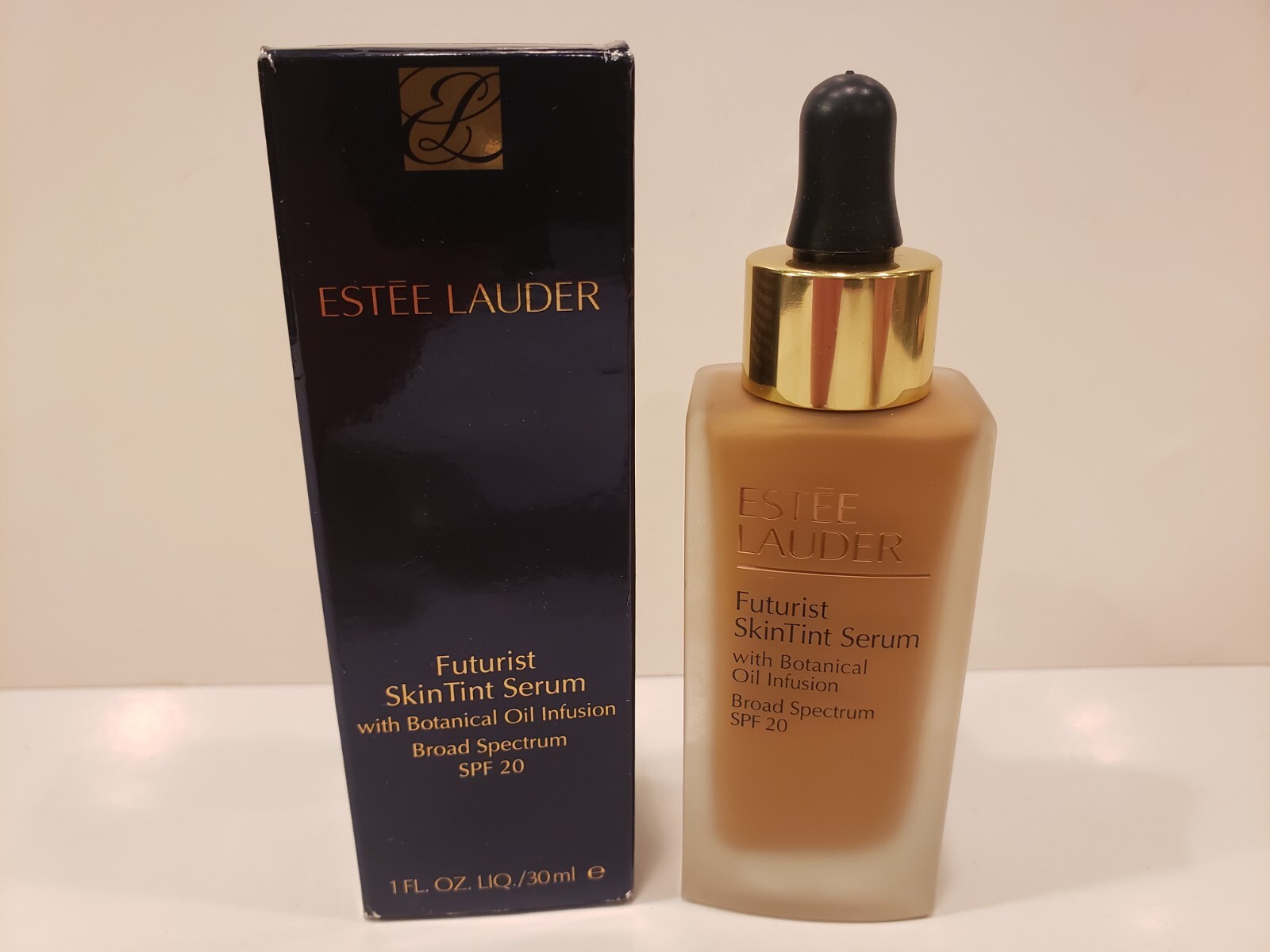 Estee Lauder~Futurist SkinTint Serum Foundation w/ SPF20~4N2 Spiced Sand~1oz~NIB