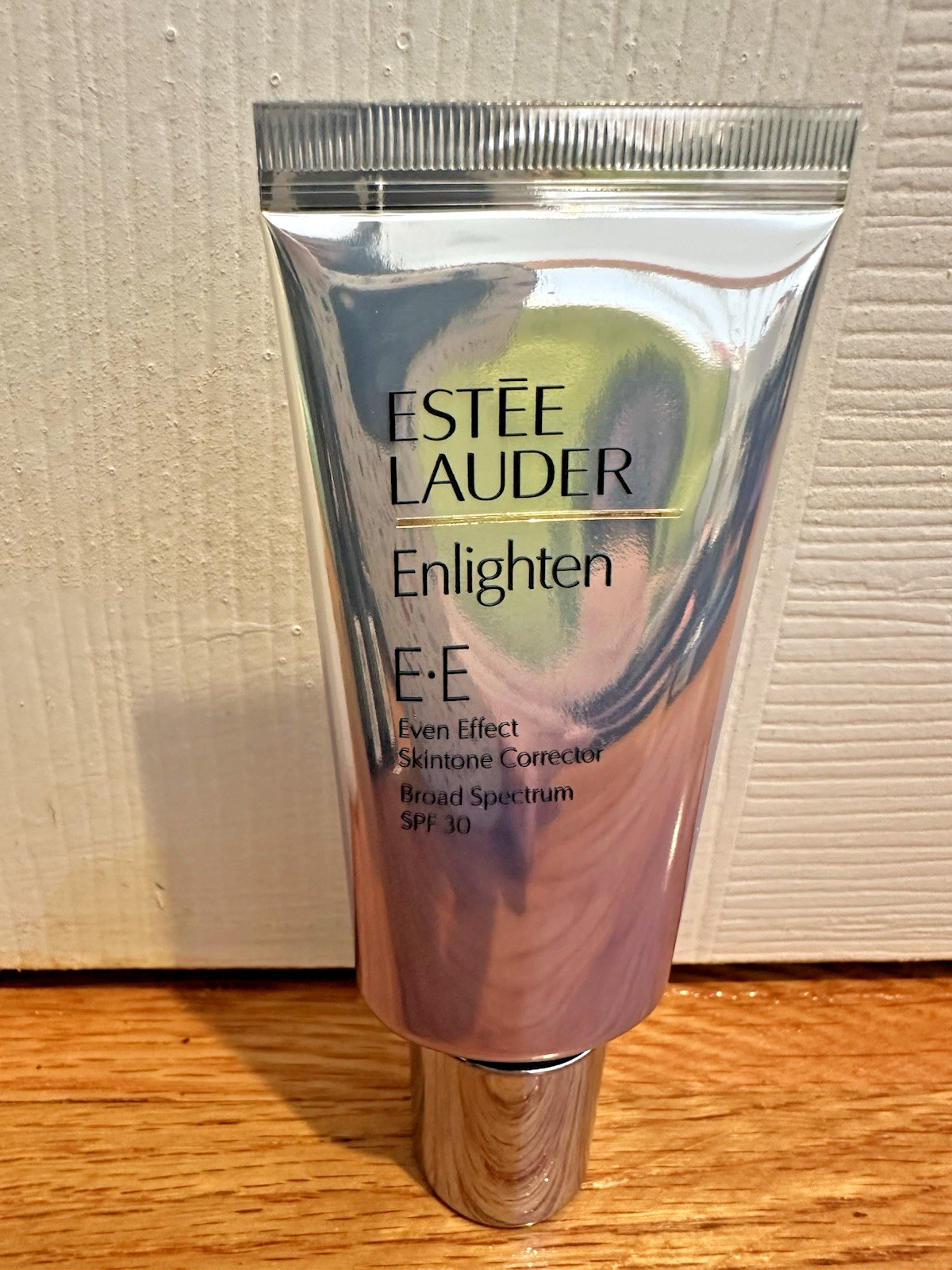 Estee Lauder Enlighten E-E Even Effect Skintone Corrector 1.0oz/30ml ~ 01 Light