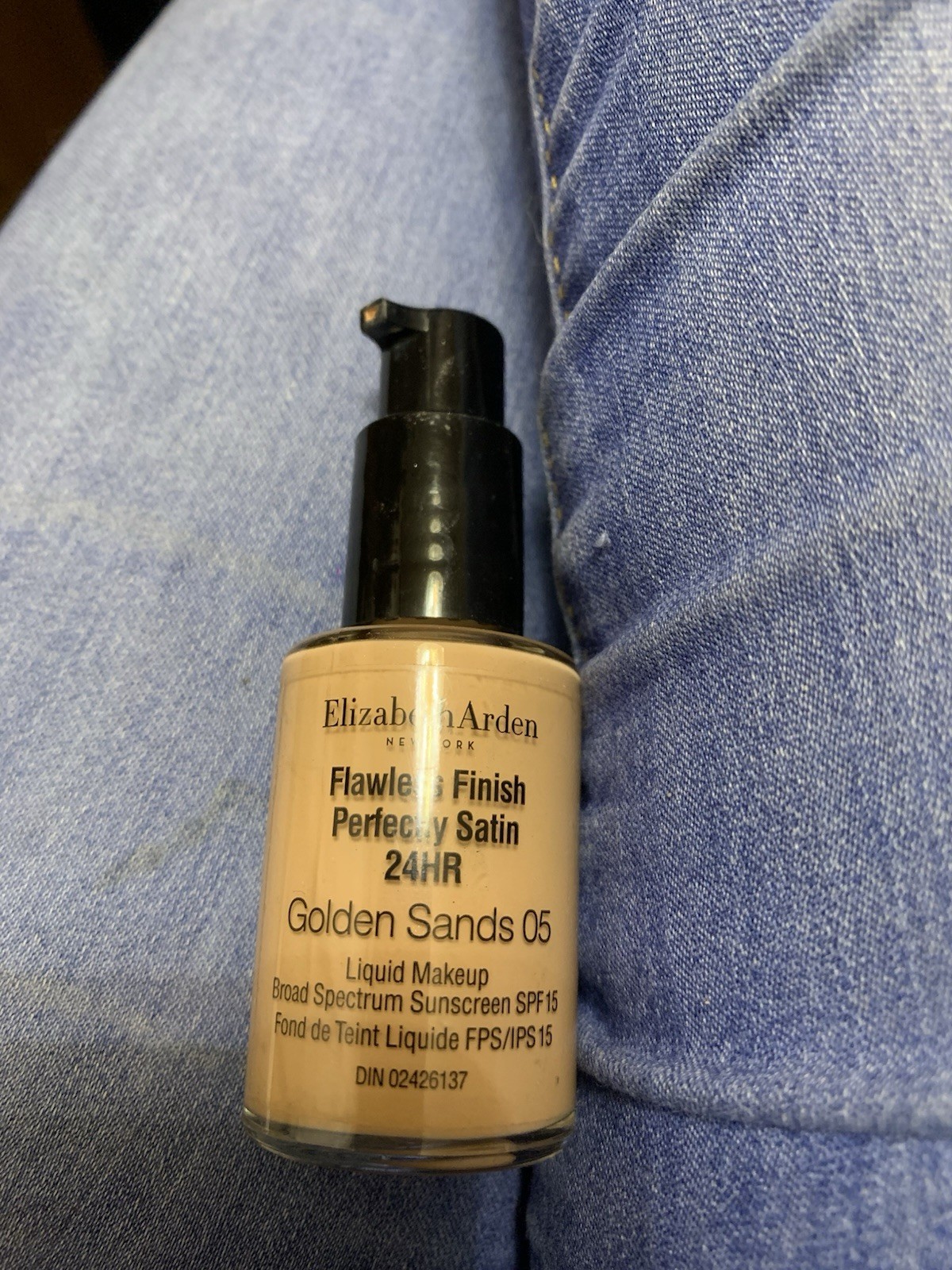 Elizabeth Arden Flawless Finish Liquid Perfect Satin Foundation 05 Golden Sands