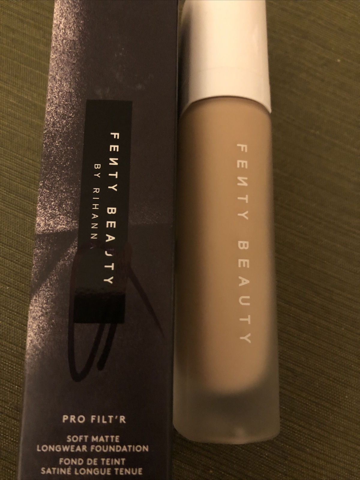 Fenty Beauty by – #240 (Light Medium With Warm Golden Undertones) 32ml/tasted