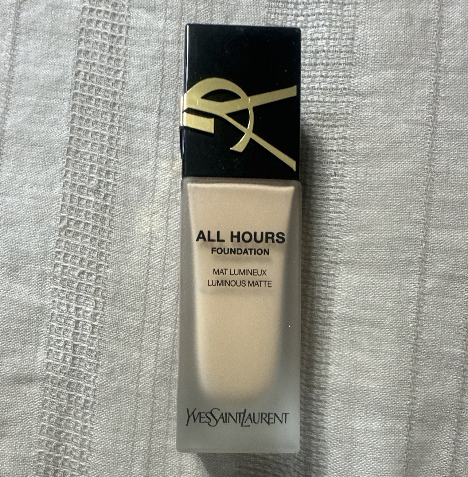 Yves Saint Laurent All Hours Foundation LC6 0.84 fl oz SPF 40