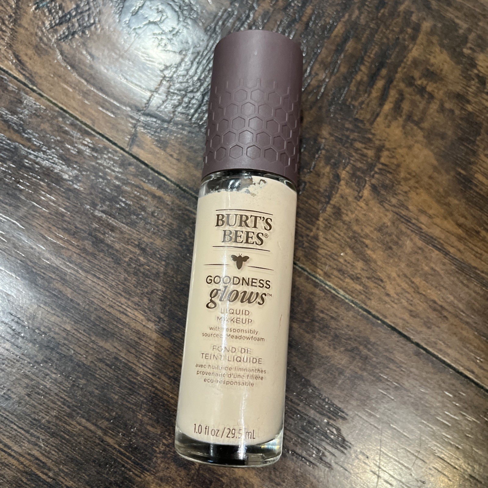 Burt’s Bees Goodness Glows Foundation Ivory 1005 Porcelain NEW Discontinued
