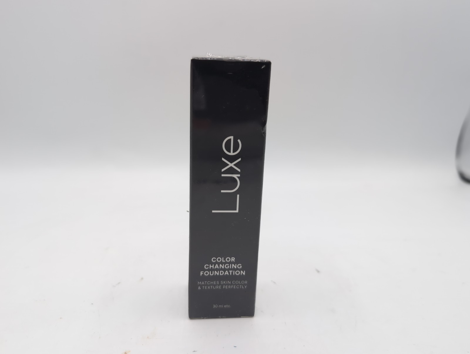 Luxe – Color Changing Foundation 02 Medium Shade 30 ml Exp 2028