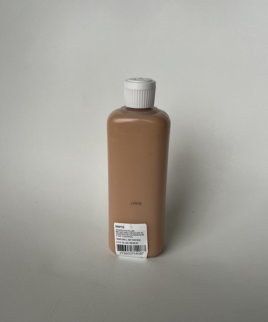 Mac Studio Fix Fluid NW 15 Liquid Foundation SPF 15. 6.1oz/180ml. Brand NEW!