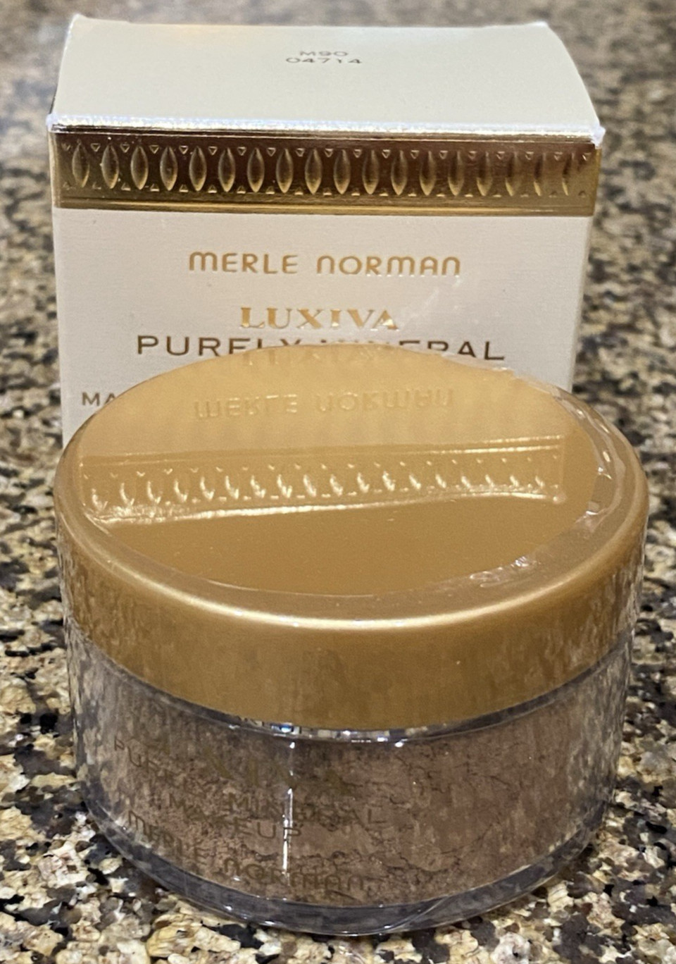 Merle Norman Purely Mineral Loose Powder in M90….NEW