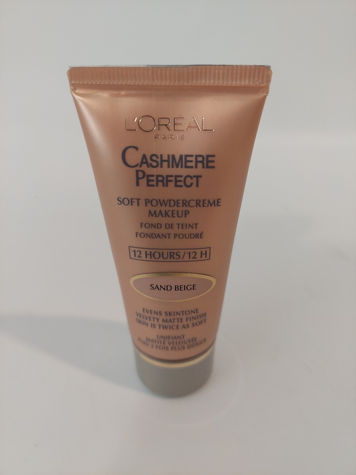 NEW L’Oréal Cashmere Perfect Soft PowderCreme Makeup SAND BEIGE 1oz SEALED