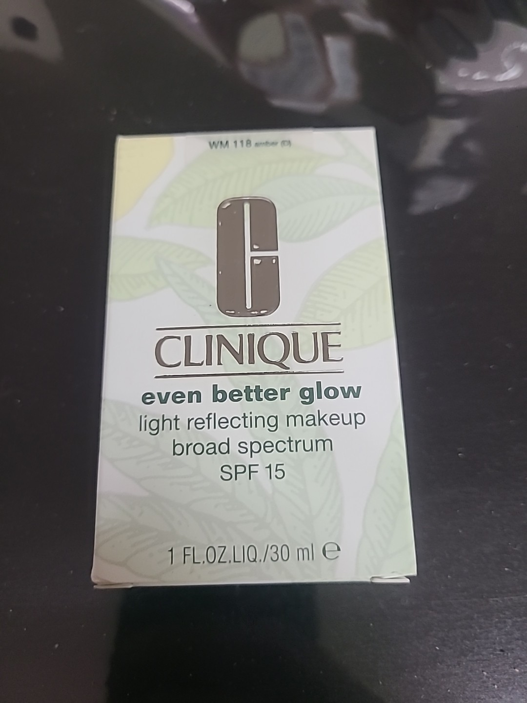 Clinique Even Better Glow Light Reflecting Makeup Spf 15 1oz/30ml “amber” NIB