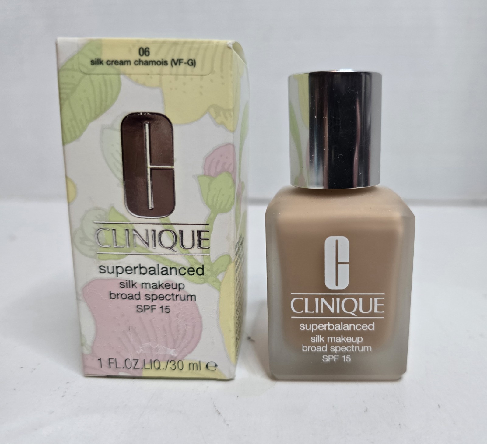 Clinique Superbalanced Silk Makeup 1fl.oz./30ml #06 SILK CREAM CHAMOIS Full Size