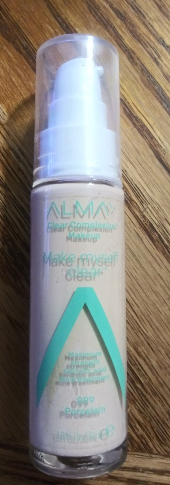 Almay Clear Complexion “#099 Porcelain” Skin Feels Hydrated & Smooth Acne Treatm