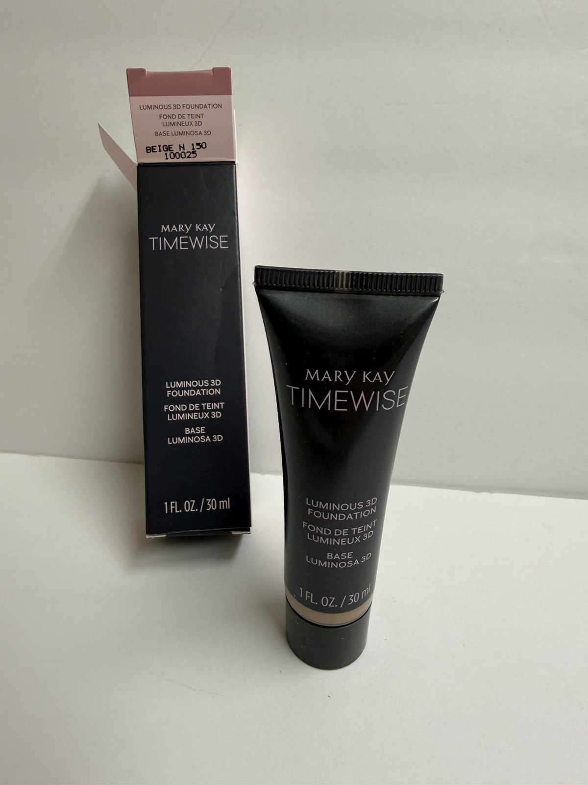 NIB Mary Kay Timewise Luminous 3D Foundation Beige N 150
