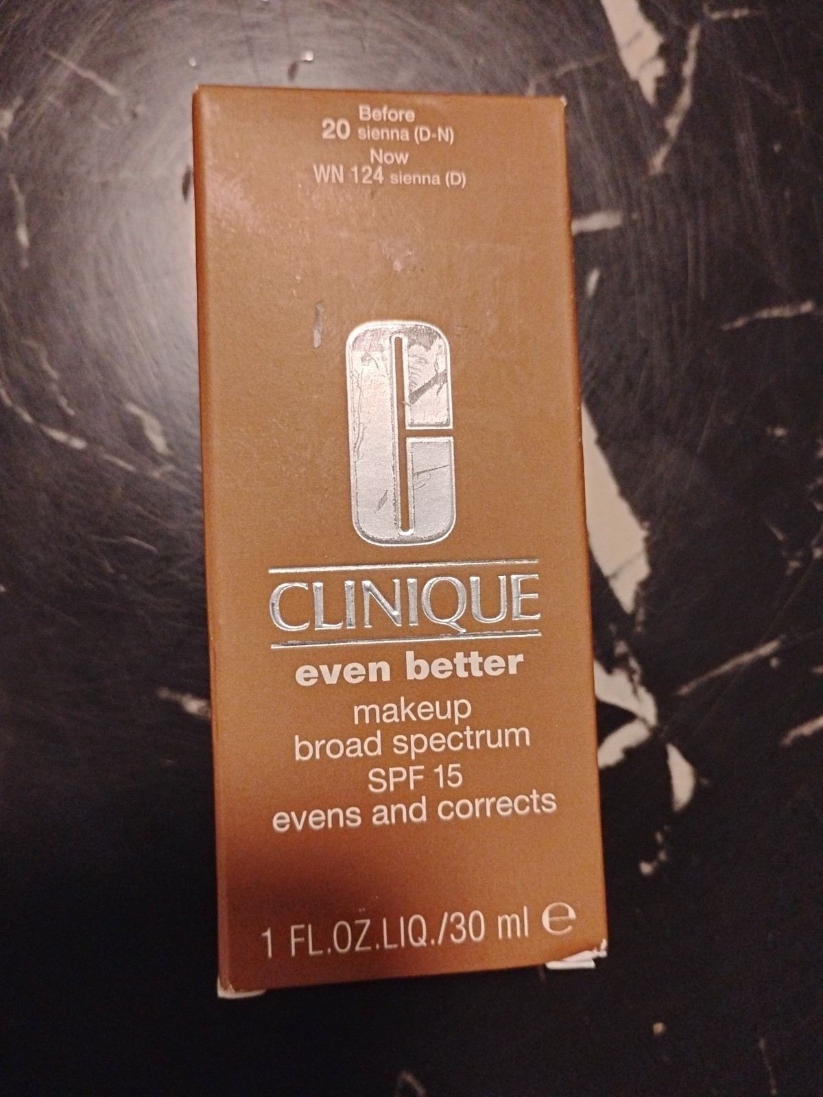 Clinique Even Better Makeup Evens And Corrects 1oz/30ml New In Box WN 124-Sienna