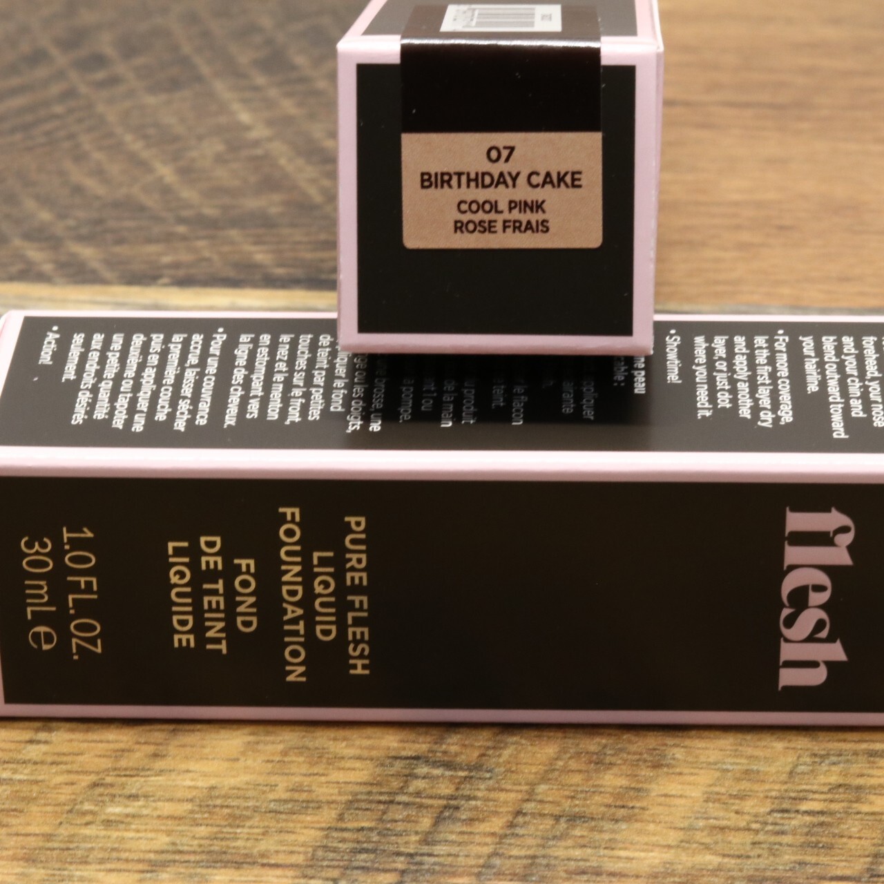 1 fl oz flesh Liquid Foundation 07 [Birthday Cake] Cool Pink Rose (Revlon)