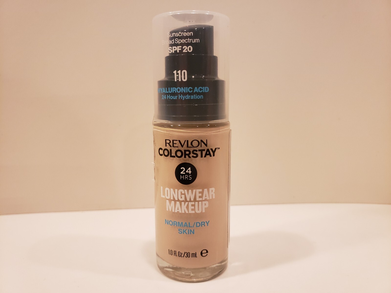 Revlon~Colorstay Longwear Makeup Normal to Dry Skin w/SPF20~#110~NEW