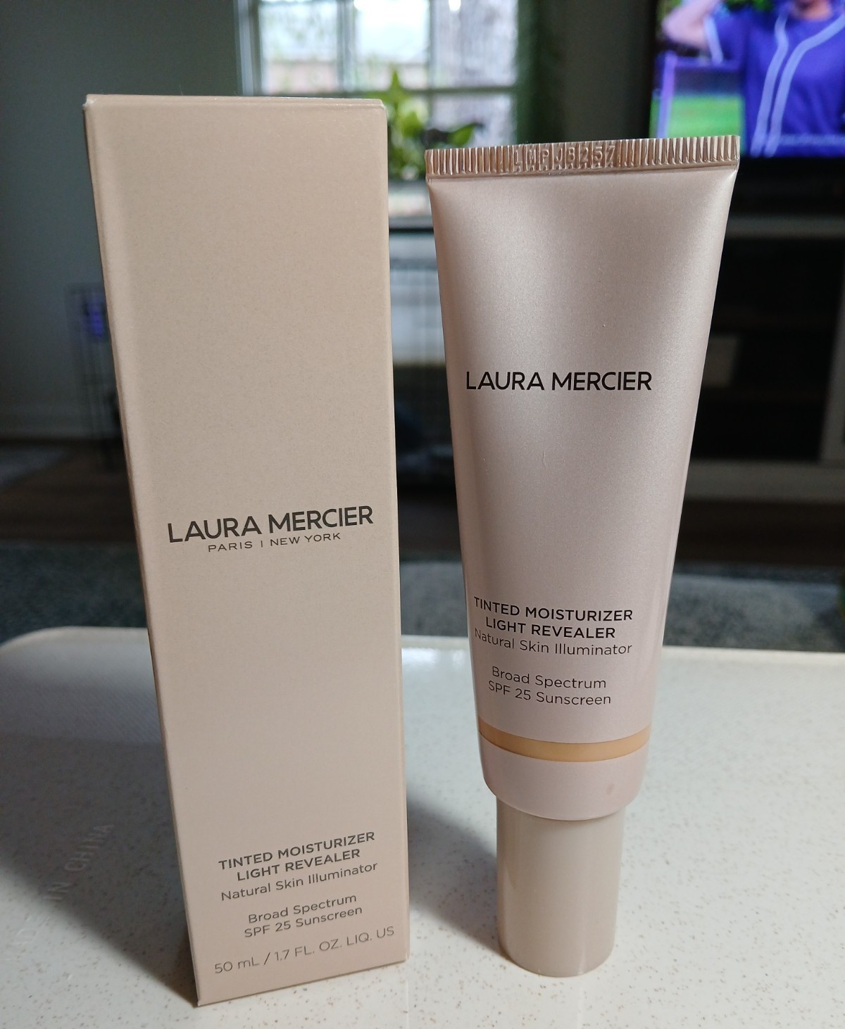NEW Laura Mercier Tinted Moisturizer Light Revealer SPF 25 Bisque 3W1
