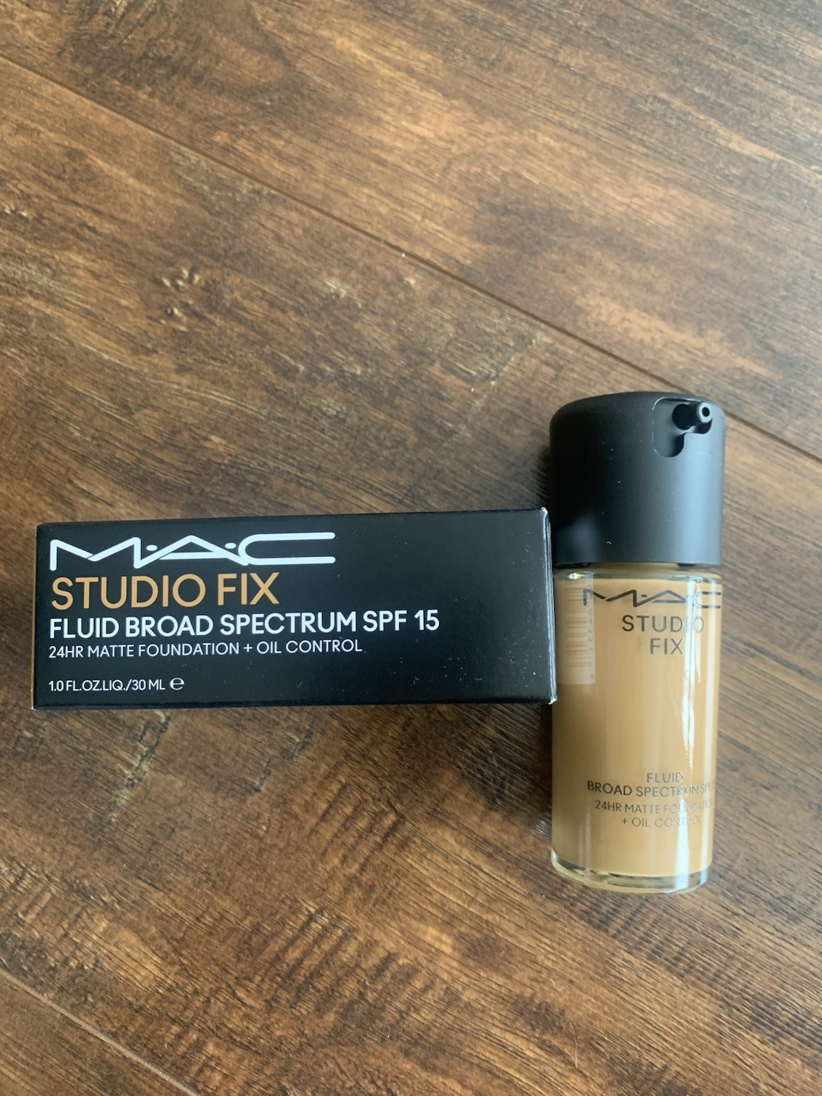 NIB MAC C8 STUDIO FIX FLUID BROAD SPECTRUM FOUNDATION SPF15 C8 1OZ/30ML