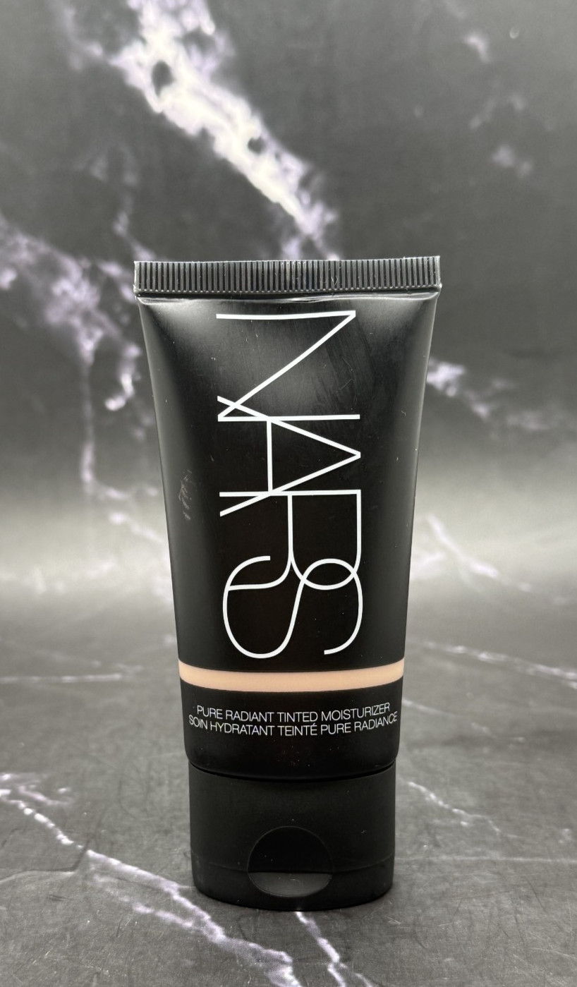 NARS Pure Radiant Tinted Moisturizer Cuzco Medium 1.5 – 1.9 fl oz –