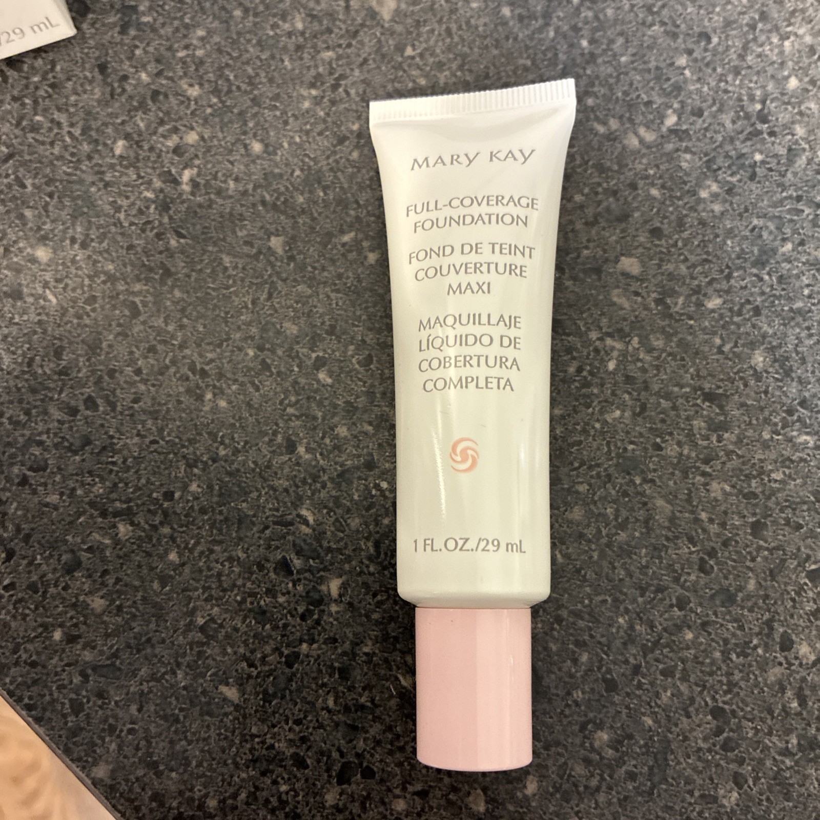 Mary Kay Full Coverage Foundation Beige 304 #367000 Normal to Dry Skin NOS