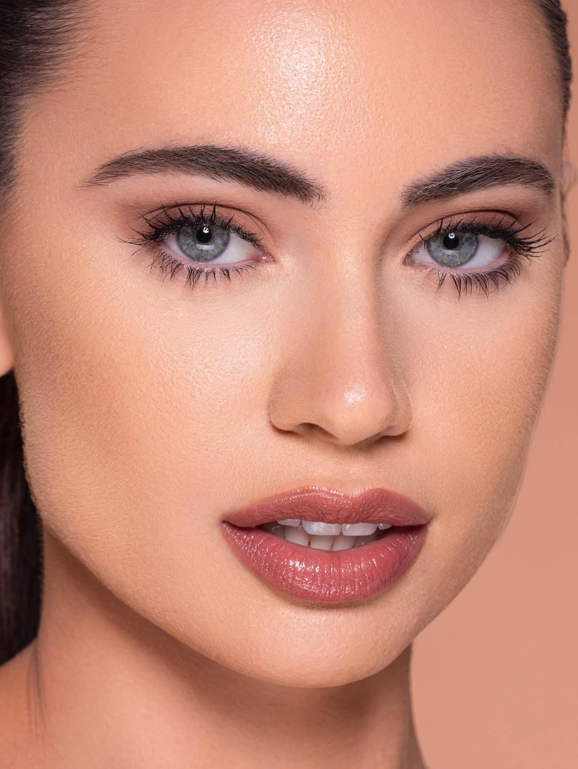 2 SHEGLAM Full Coverage Foundation Waterproof Matte Dewy Liquid Foundation Sand