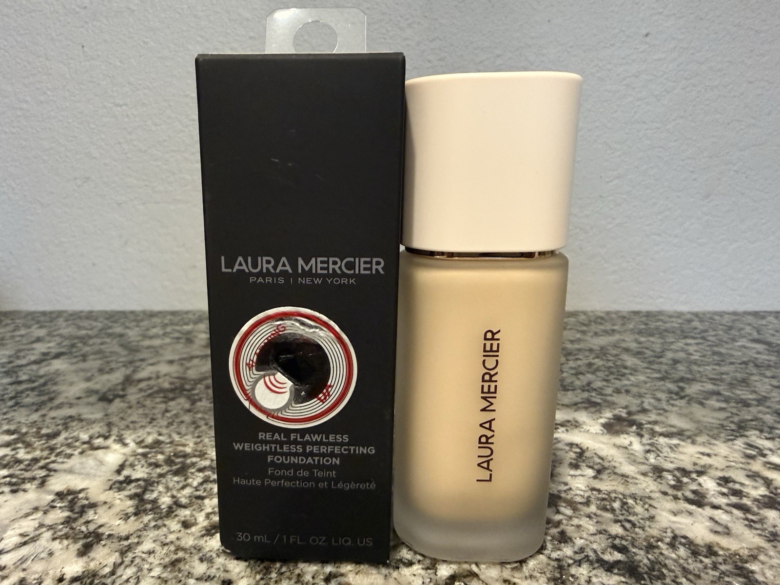 LAURA MERCIER Real Flawless Weightless Perfecting Foundation 1W1 Cashmere 1 oz