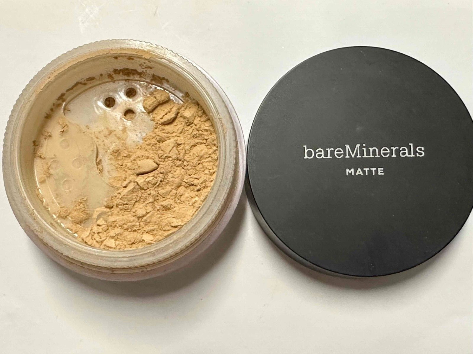 bareMinerals MATTE Foundation SPF 15 Full Size Light 08 0.21 oz 6g New 63-HU272