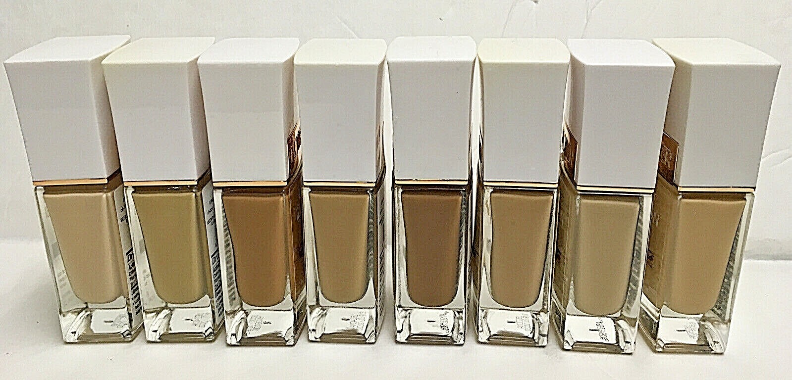 FLOWER Light Illusion Foundation by Drew Barrymore all day wear New Unboxed