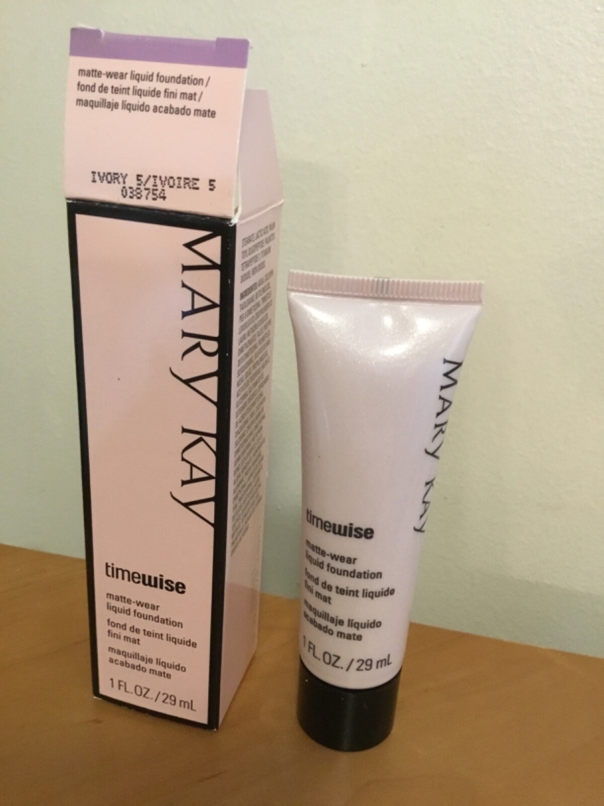 New Box Mary Kay Cosmetics TimeWise Matte Wear Liquid Foundation Ivory 5 038754