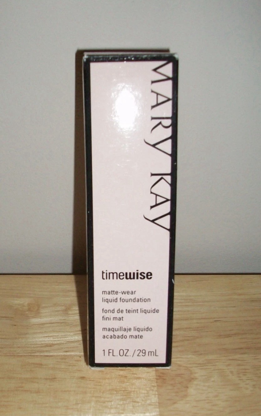 1 Mary Kay Luminous Wear Liquid Foundation – new In box, IVORY 4,