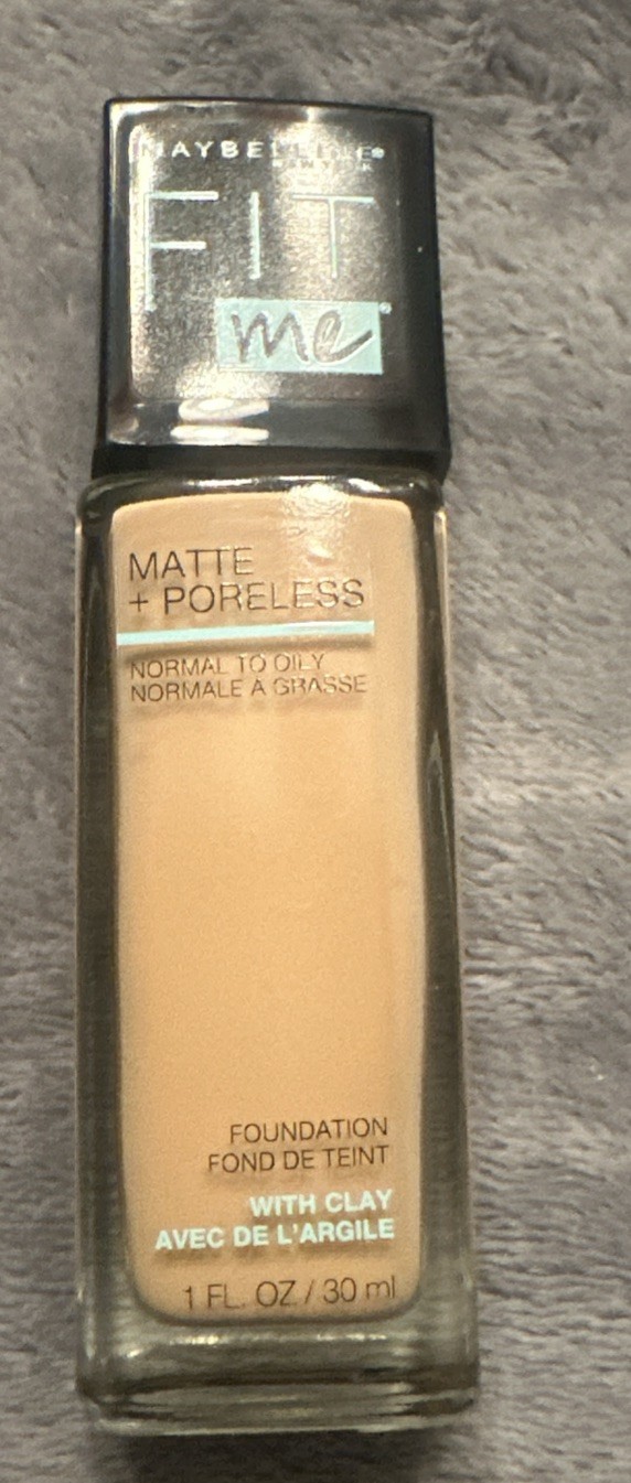 Maybelline Fit Me! Matte Poreless Foundation #122 Creamy Beige 1 oz.