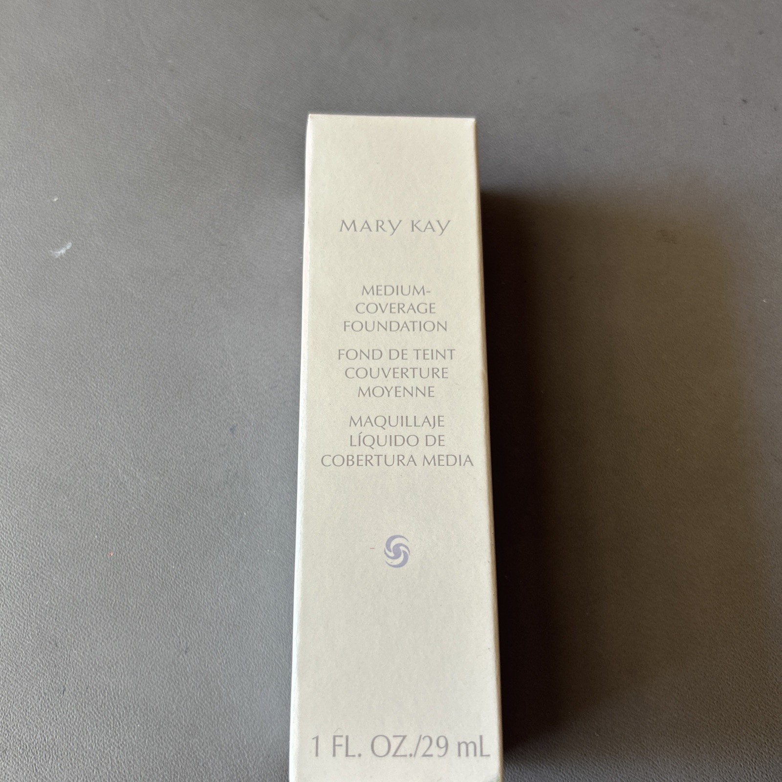 New In Box Mary Kay Medium Coverage Foundation Beige 404 Normal/Oily -Pink Cap