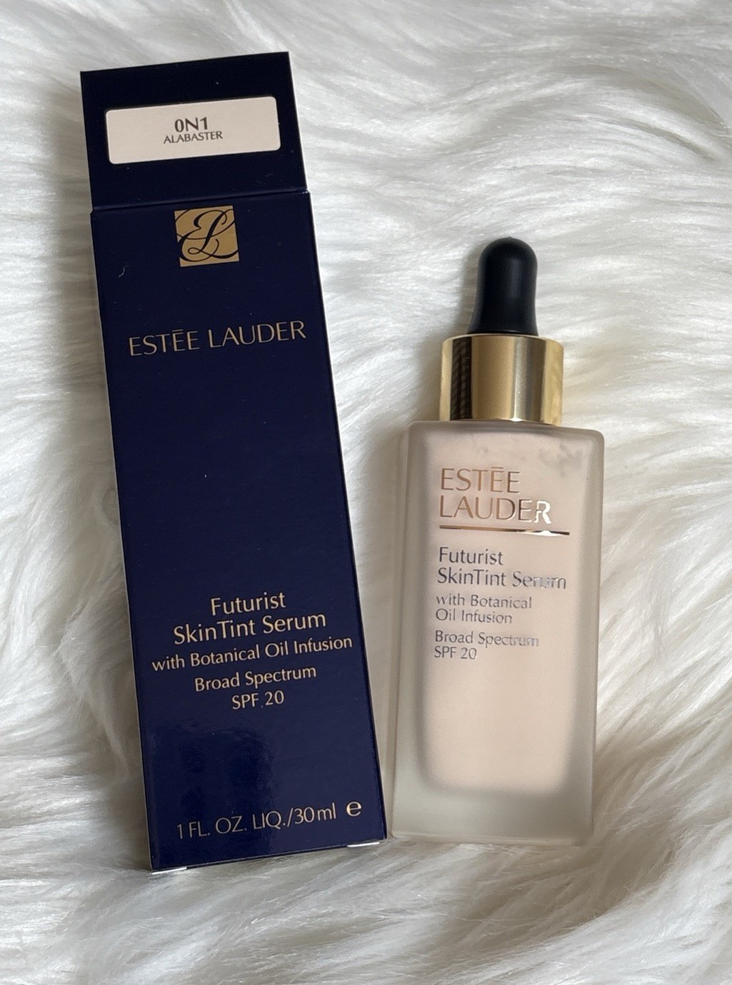 Estee Lauder Futurist SkinTint Serum SPF20 ~ 0N1 Alabaster ~ 1oz/30ml Full Size