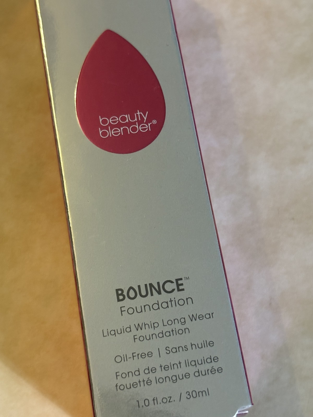 Beautyblender Bounce Liquid Whip Long Wear Foundation 2.30 W Light Golden 1oz