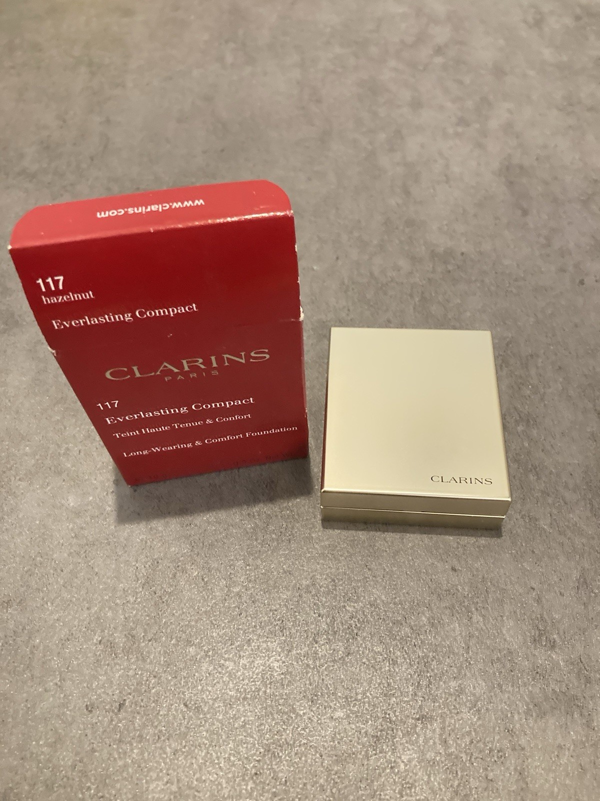 Clarins Everlasting Compact Long Wearing & Comfort Foundation #117 Hazelnut NIB