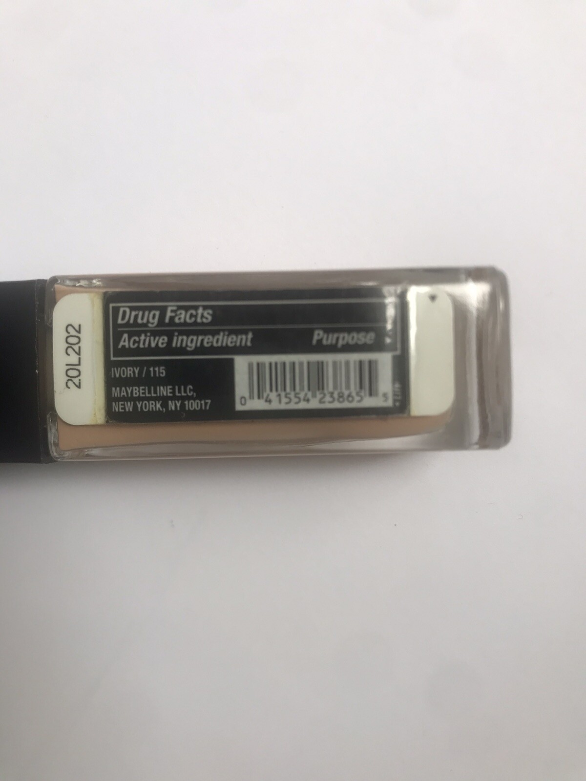 Maybelline Fit Me Foundation Octinoxate Sunscreen SPF 18 Ivory 115-Scuffed Lid