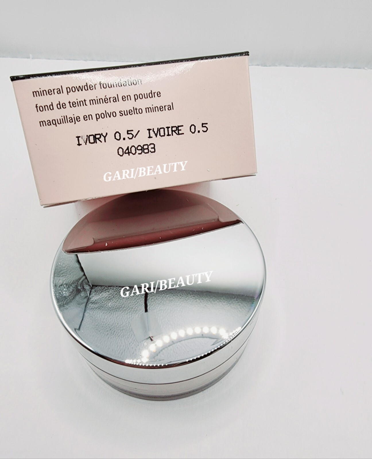 mary kay mineral powder foundation Ivory 0.5 New with Box. (040983)