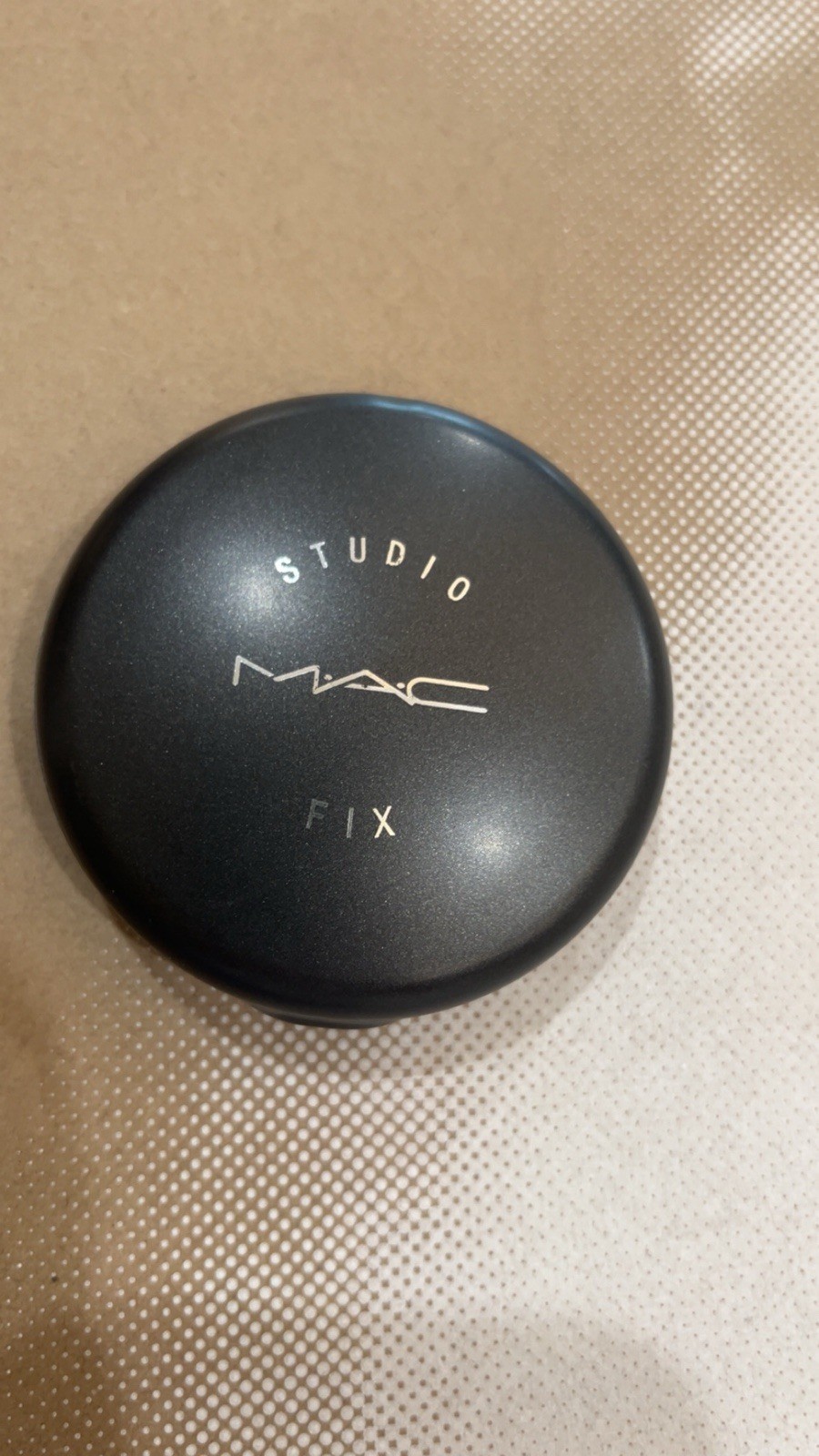 Mac NC37 Studio Fix Powder Plus Foundation medium neutral golden undertones