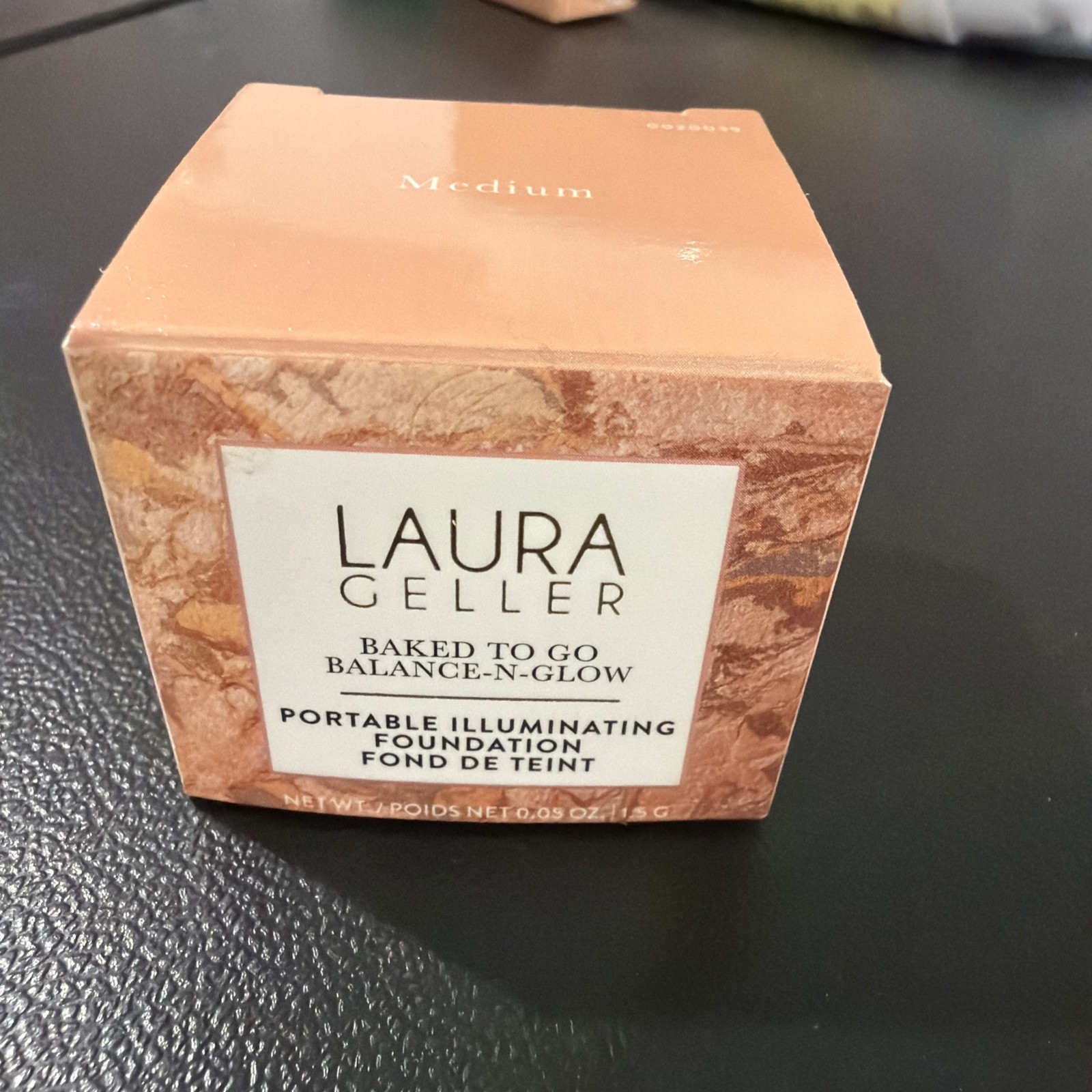 Laura Geller Baked To Go Balance -N- Glow -PORTABLE ILLUMINATING FOUNDATION- Med