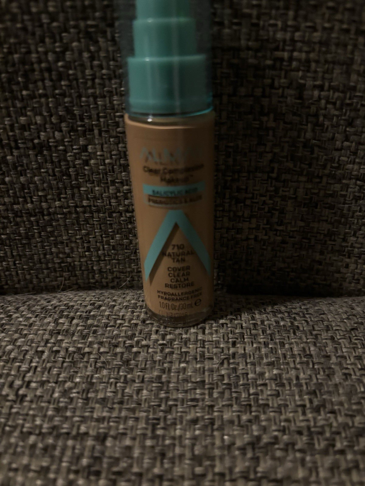 Almay Clear Complexion Foundation Natural Tan 710 Salicylic Acid SPF 15 1 oz