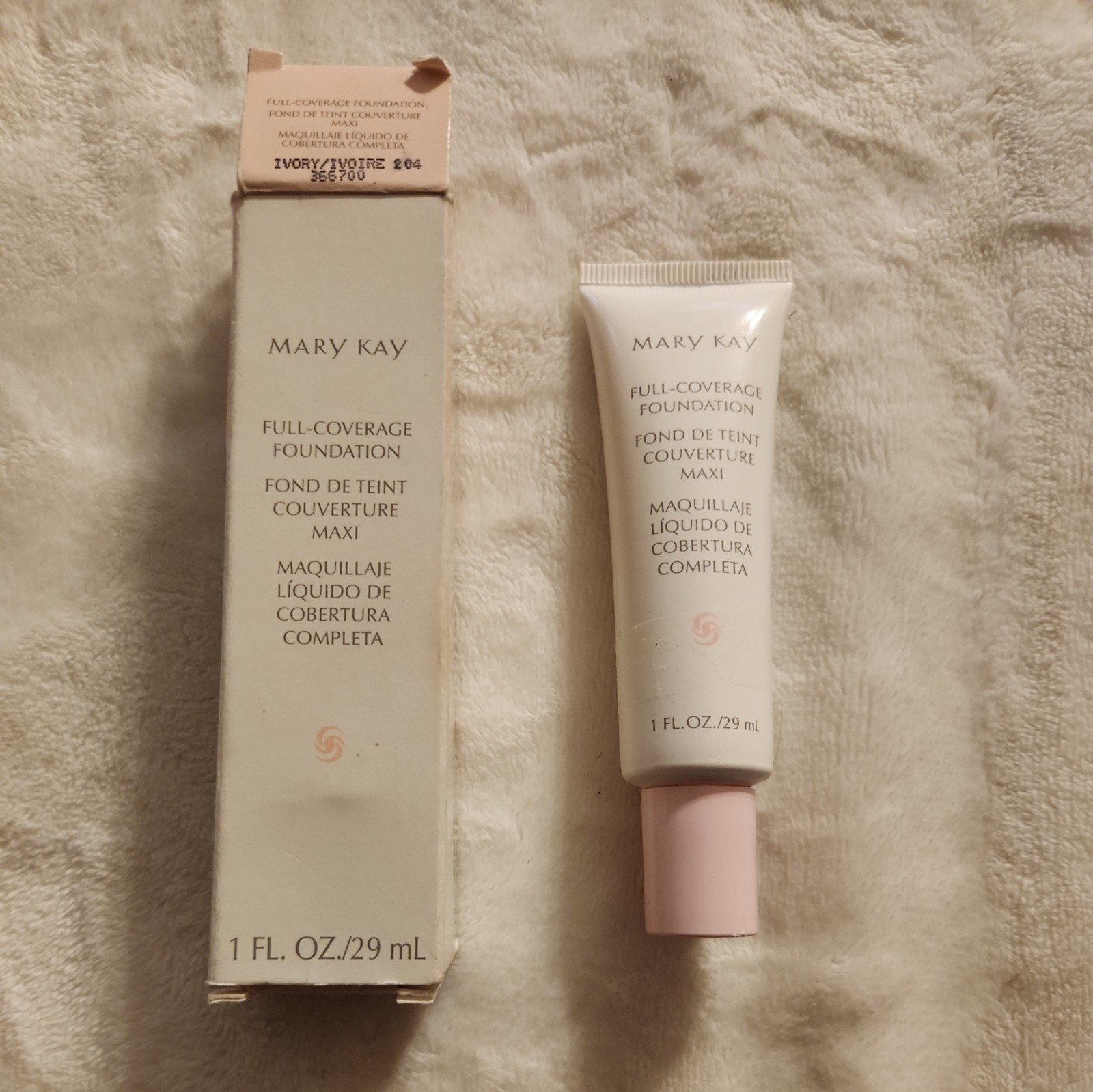 MARY KAY Full-Coverage Foundation Ivory 204 Liquid 1 fl. oz. 366700 Retired NEW