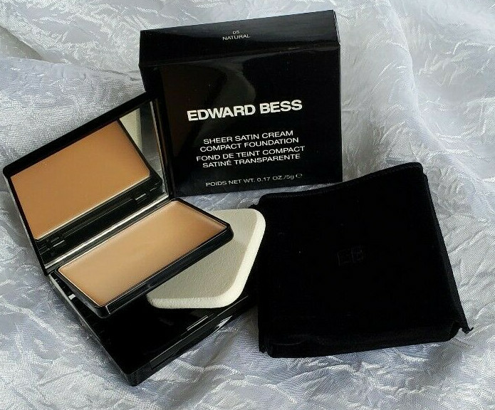EDWARD BESS SHEER SATIN CREAM COMPACT FOUNDATION 05 NATURAL coverage sponge